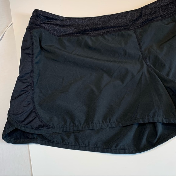 Size 12 Lululemon black drawstring waist shorts with no liner - Picture 2 of 16